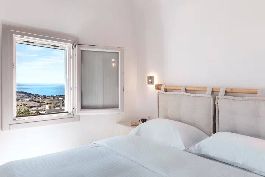 cheap airbnb Santorini